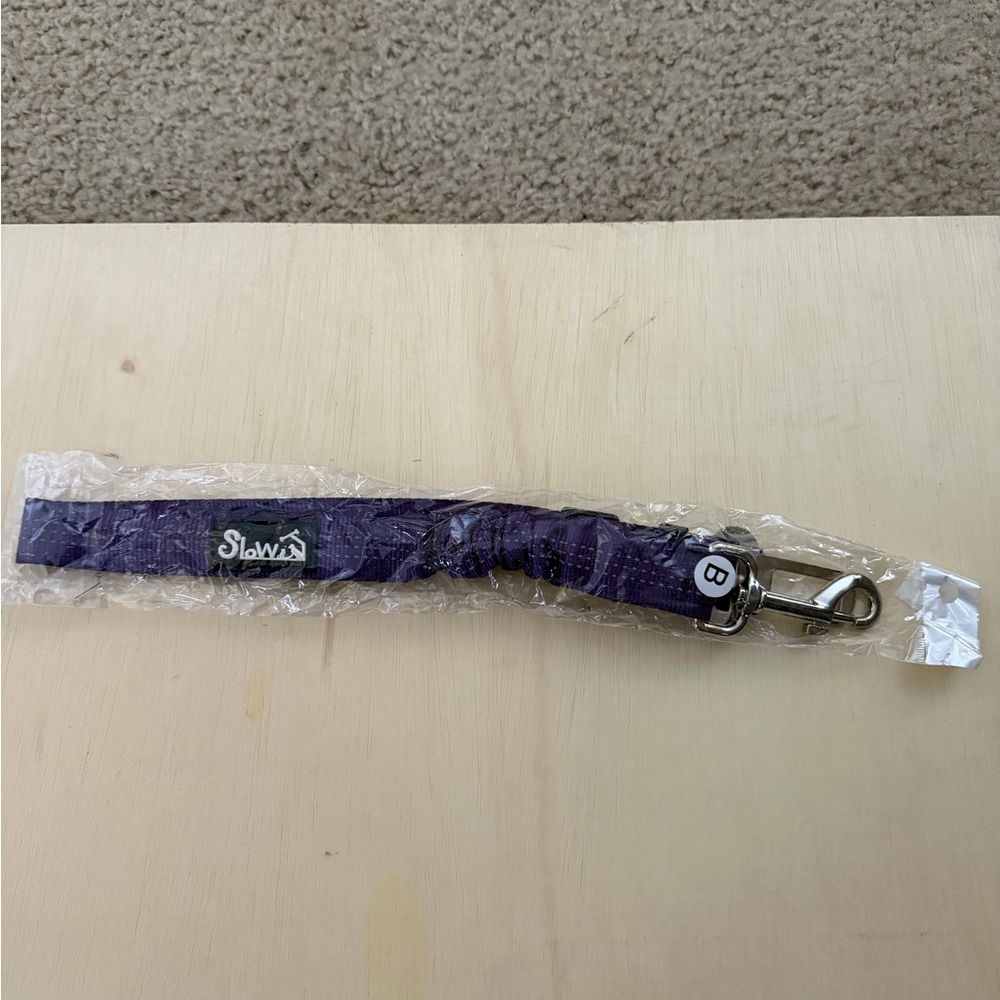 New SlowTon Adjustable Dog Car Seat Belt. Purple.